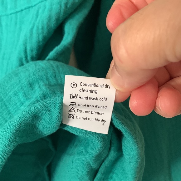 Hello Pink Textured Button Down Shirt with Pocket. Green/M. Brand New. No Tags. - Picture 3 of 4